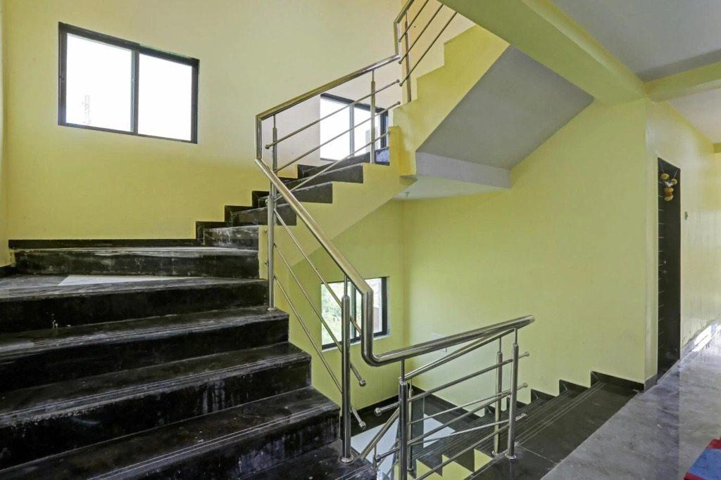 OYO 70016 Om Sai Ram Residency