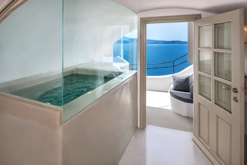 Kaleidoscope Oia Suites