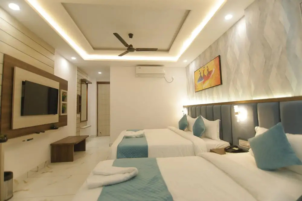 Treebo Premium Paarth Grand with Pure Veg Restaurant