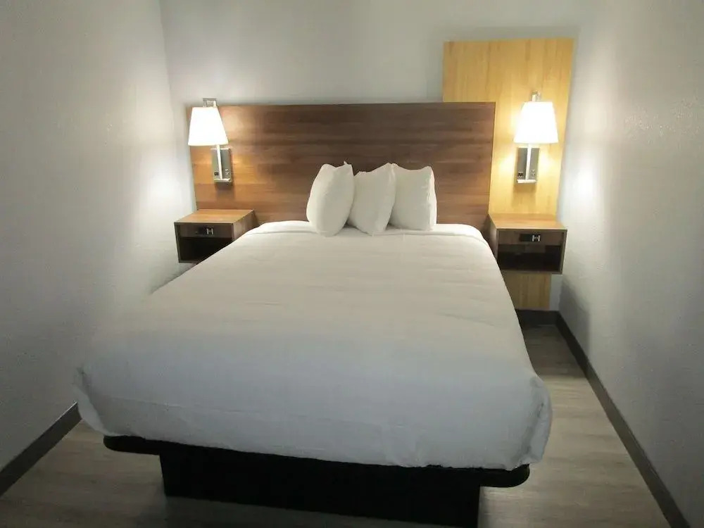 SureStay Plus Hotel by Best Western St. Louis Westport