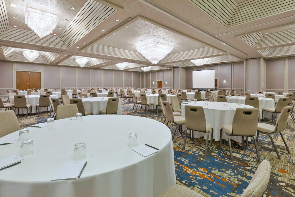 Crowne Plaza Columbus North - Worthington by IHG