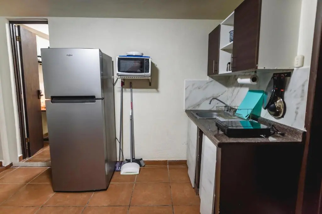 Suite con 2 recamaras,2mini splits, Parking Wifi 100 mb, cocina