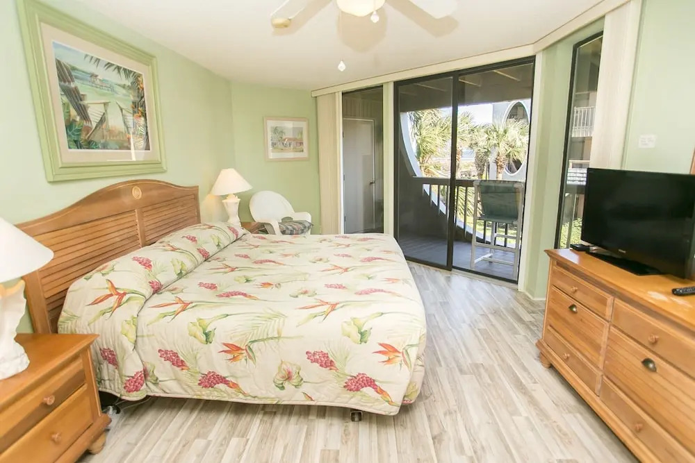 Hibiscus Resort D 2 Bedroom Condo by MCM