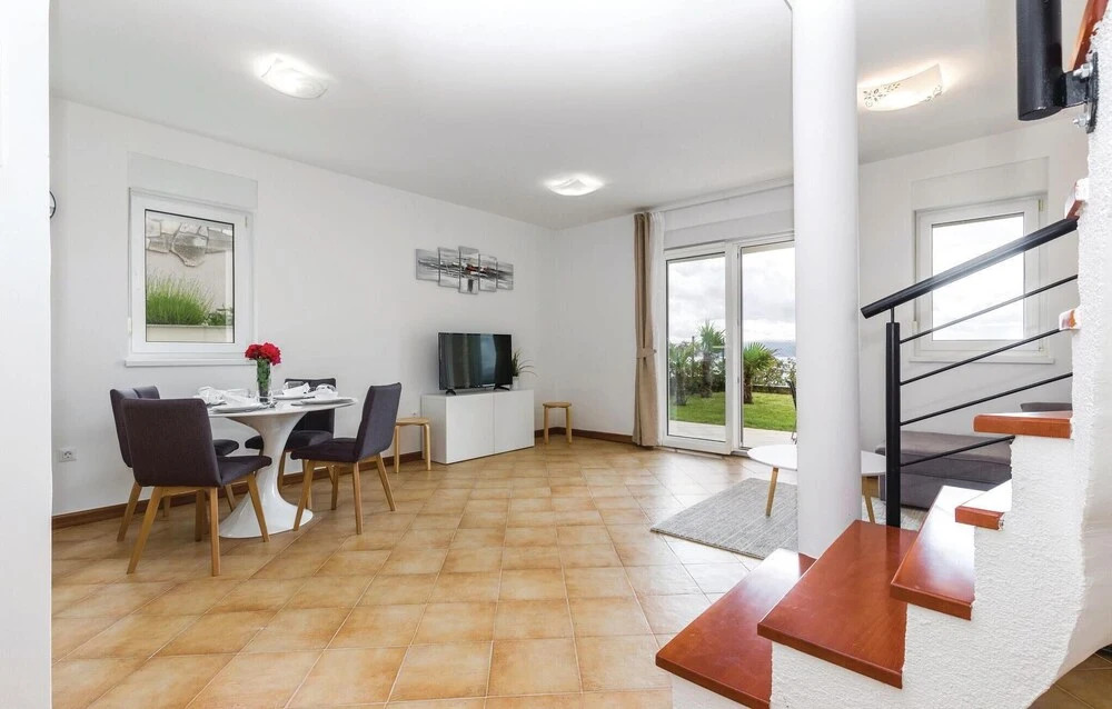 Nice Home in Crikvenica With Wifi and 2 Bedrooms