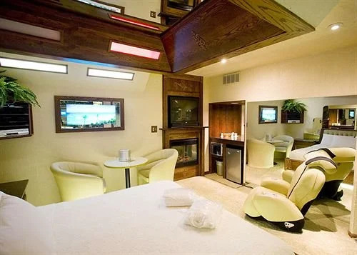 Sybaris Pool Suites