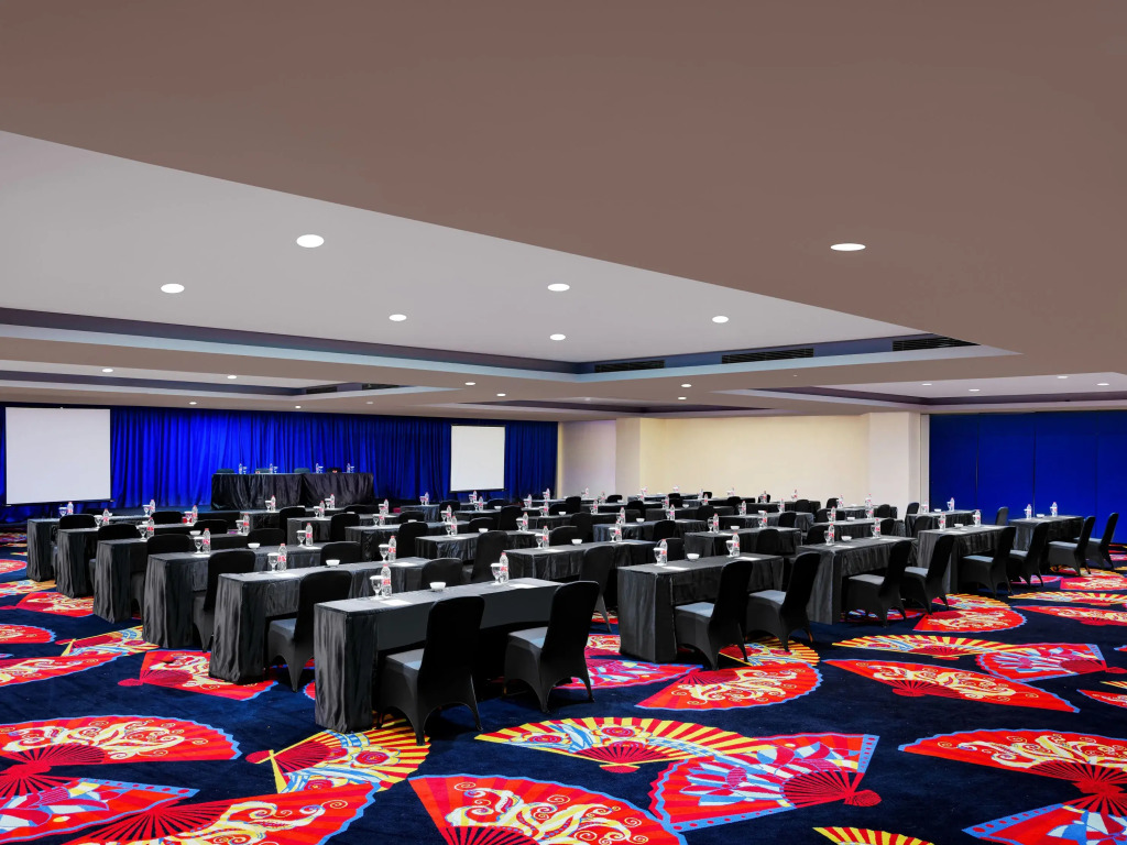 Swiss-Belhotel Waterfront Makassar