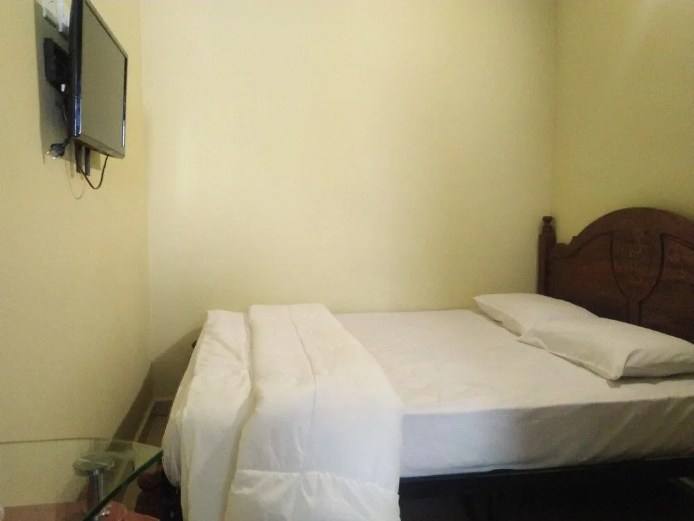 OYO 89689 Zahrin Hotel