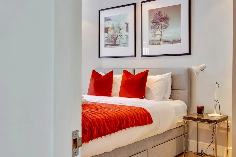 Luxe 4-bed Mews Home - 10 min to Harrods