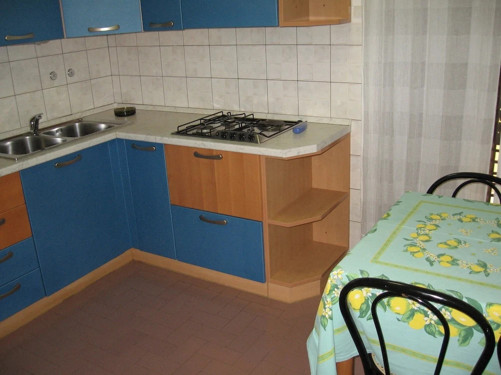 Six Person Apartment With 2 Bedrooms Near the Beach in Pjescana Uvala