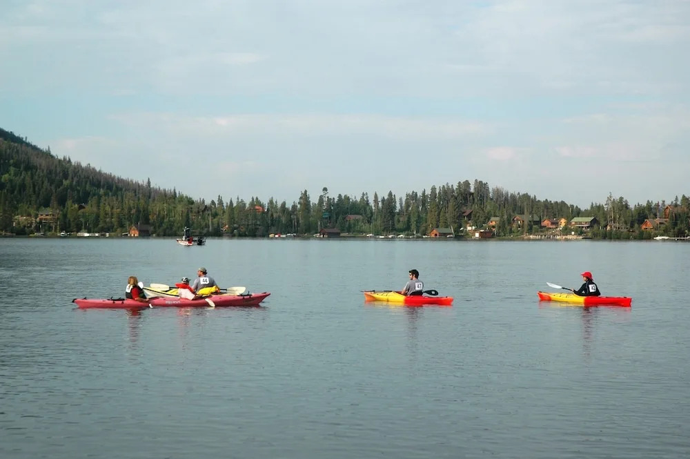 Western Riviera Lakeside Lodging