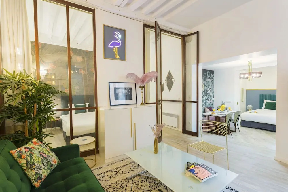 Les Halles - Louvre Private Apartment