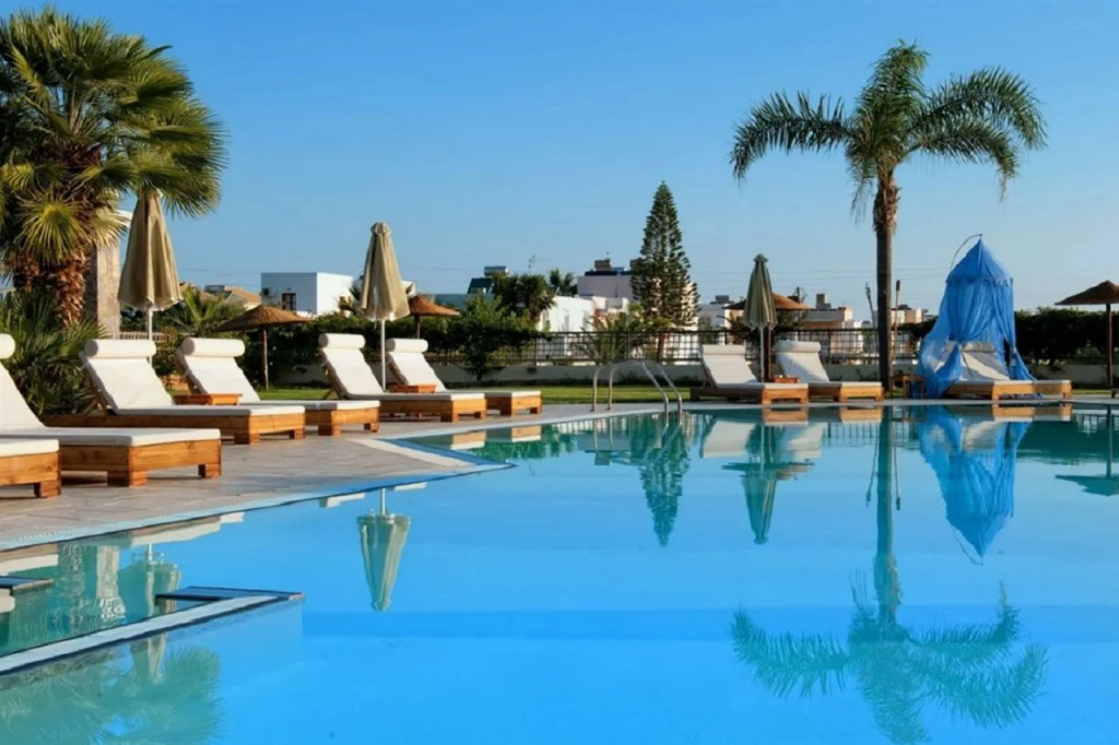 Socrates Hotel & Villas Malia Beach