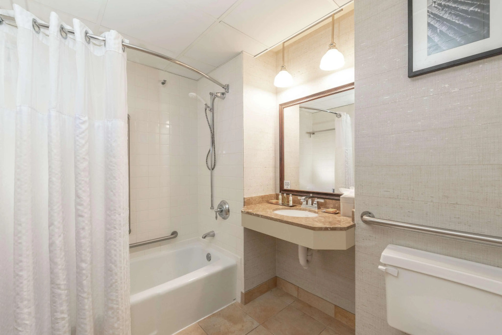 DoubleTree by Hilton Bloomington Minneapolis South