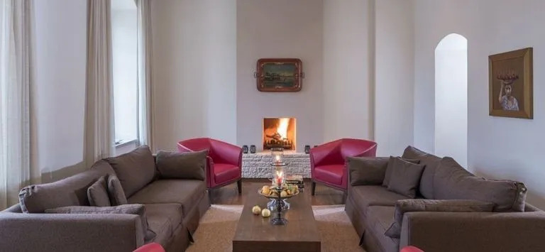 Monopatia Resort