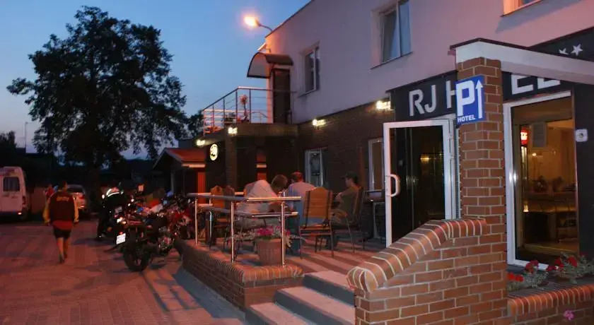 RJ Hotel