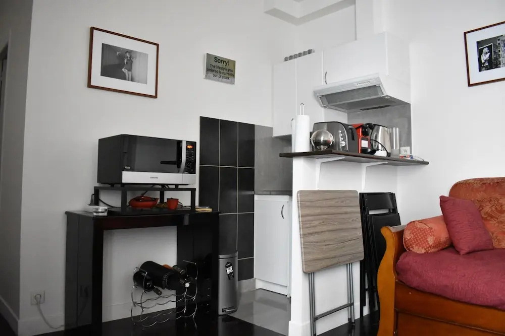 Simplistic 1 Bedroom Apartment in 17th