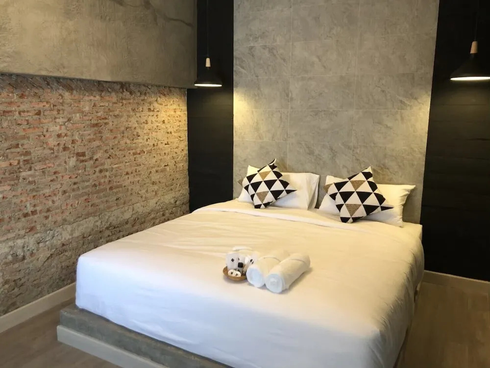 The Entaneer Poshtel