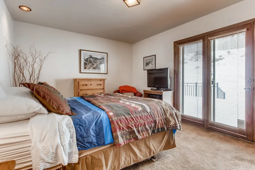 23137 Aspen Way Condo Unit 18 4 Bedrooms 3 Bathrooms Condo