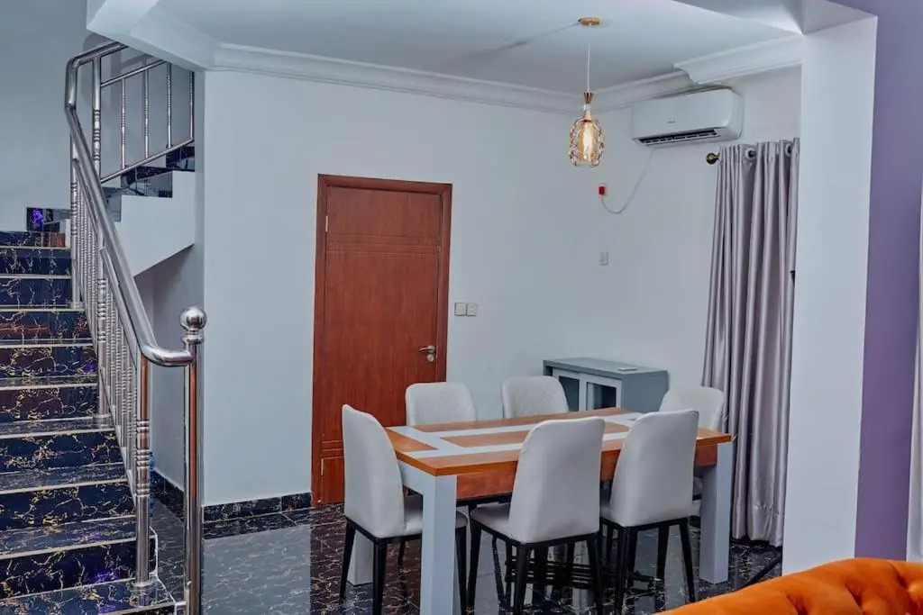 Classy 3 Bedroom Terrace apartment