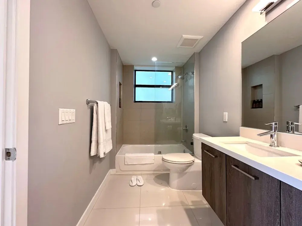 Bay Breeze Premium Apartments by Eskape Collection