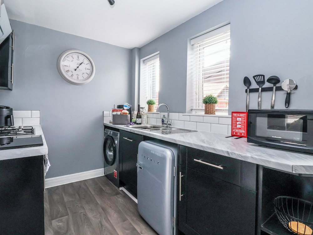 127 Bellhouse Way