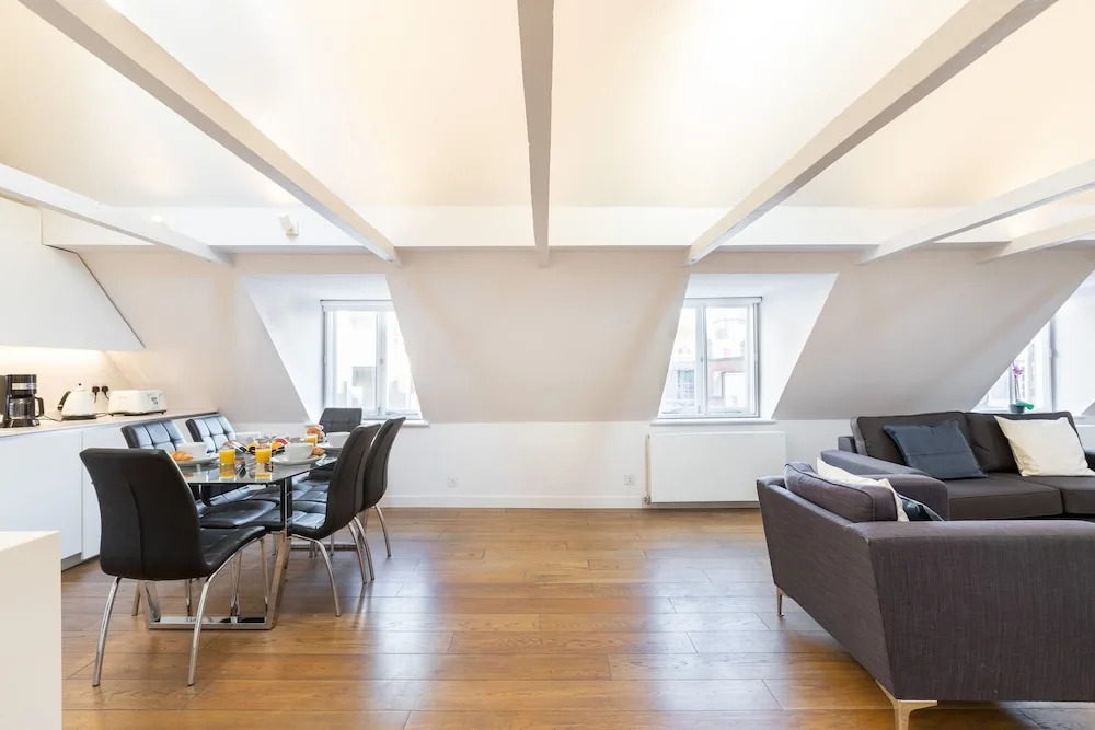 Prime Location Kensington Apartments