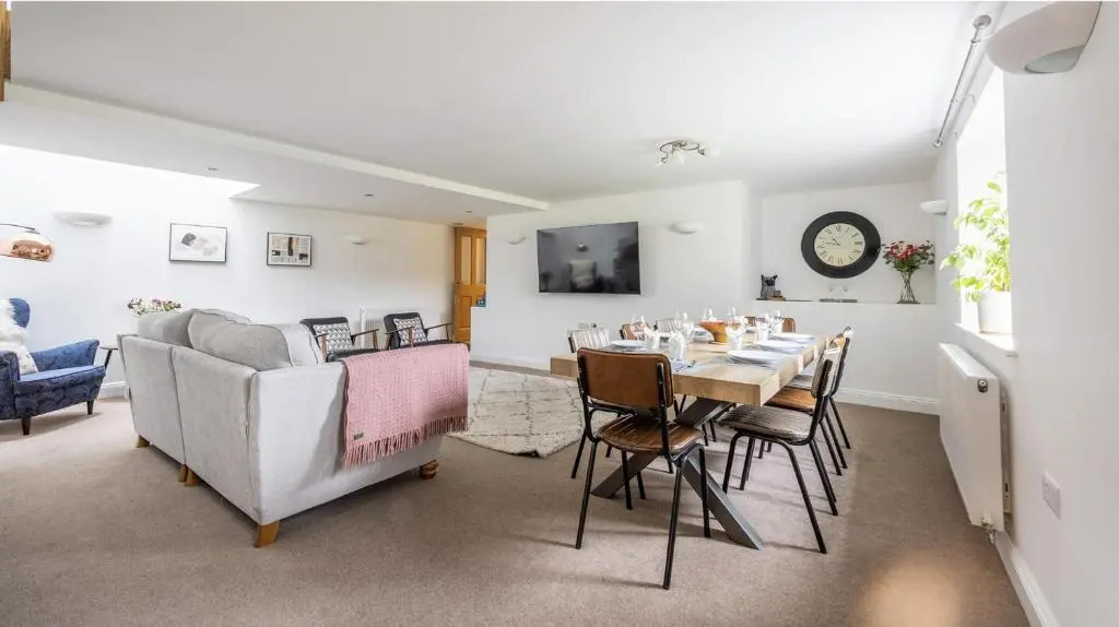 Stunning Barn Conversion with HOT TUB and ALPACAS - Ty Cerrig Barn