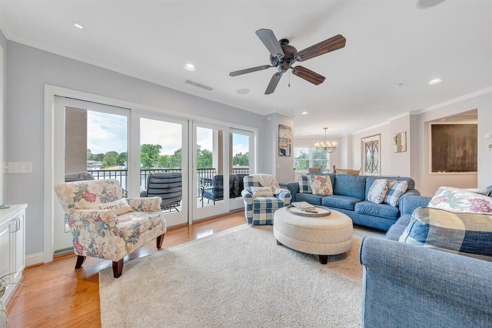 Lake Stardust - Condo With Pool ! Pet Friendly