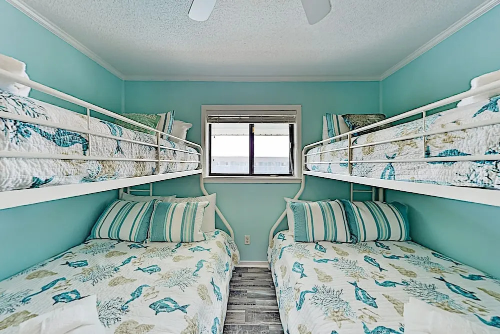 1403hhre 2 Bedroom Condo