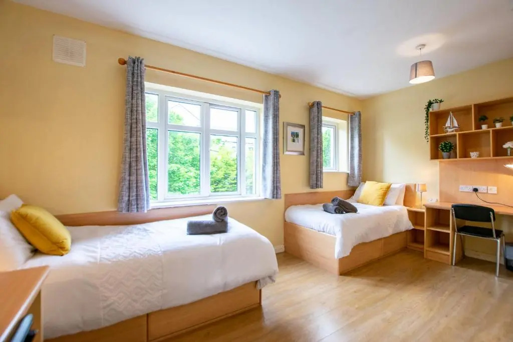 Gort Na Coiribe 4 Bedroom Duplex, by Shortstays