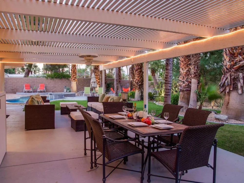 R & R Rendezvous by ACME House Company