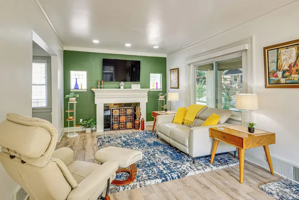 Private Porch! Charming Stay 6 Mi to Arrowhead