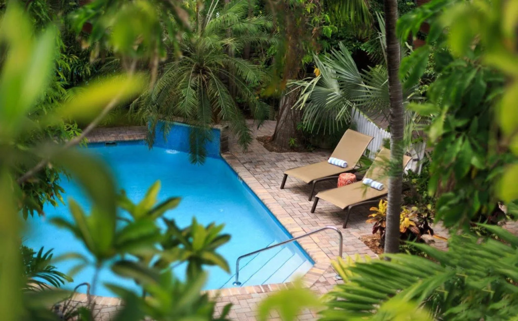 Tropical Inn