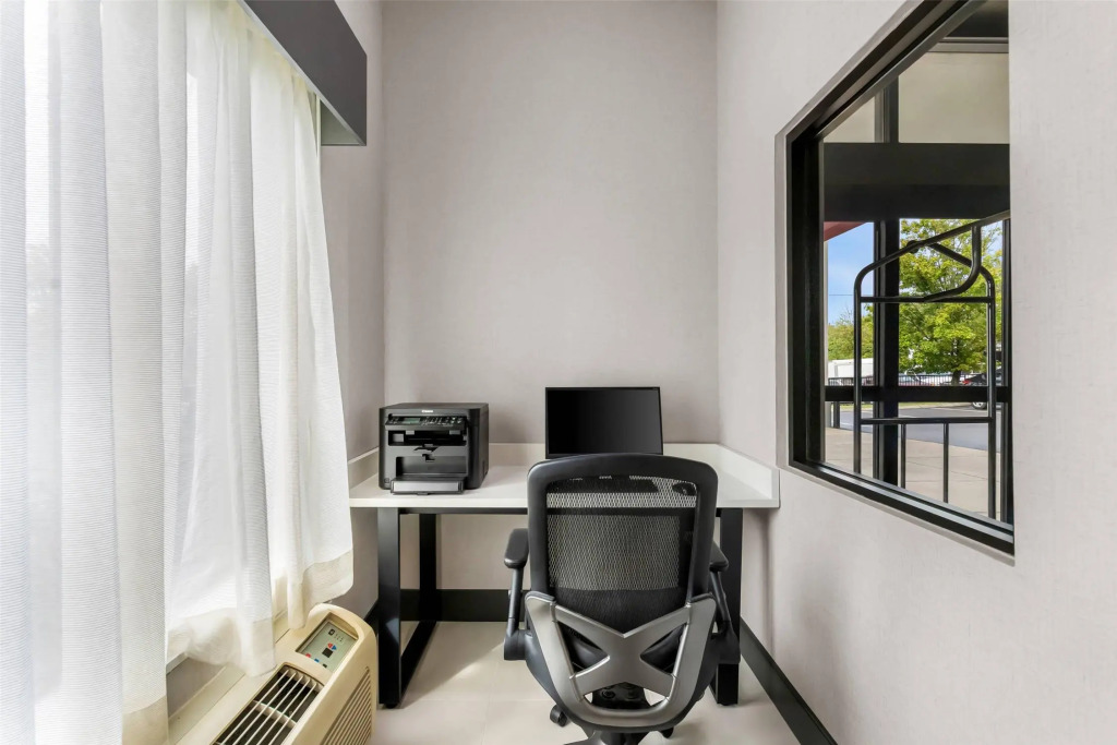Brentwood Suites Nashville, an Ascend Collection Hotel