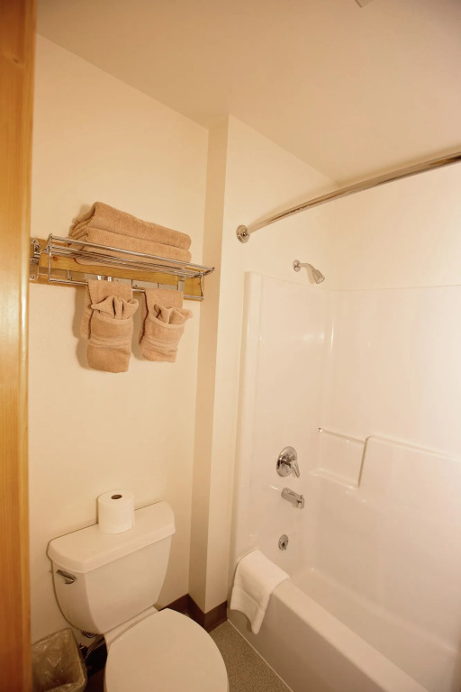 Ninepipes Lodge
