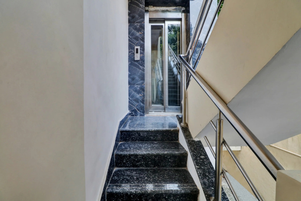 Hotel O SESHADRI HOMESTAY