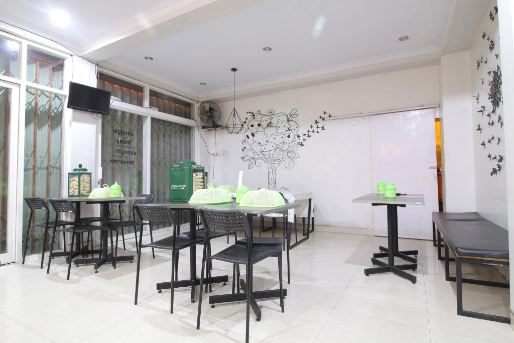 RedDoorz Plus near Universitas Negeri Yogyakarta