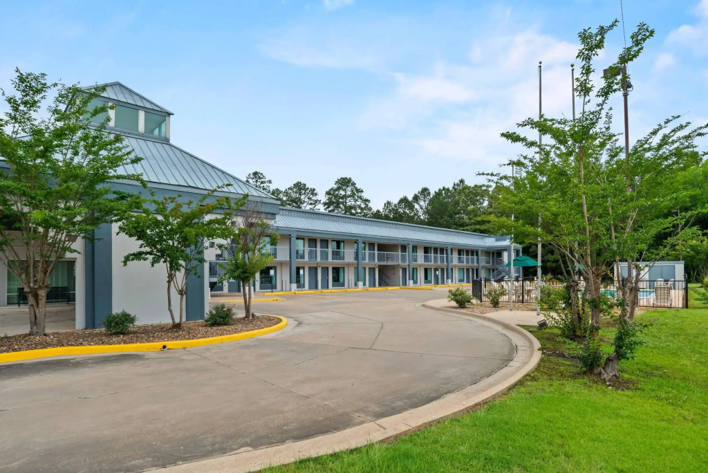 Quality Inn Louisville MS