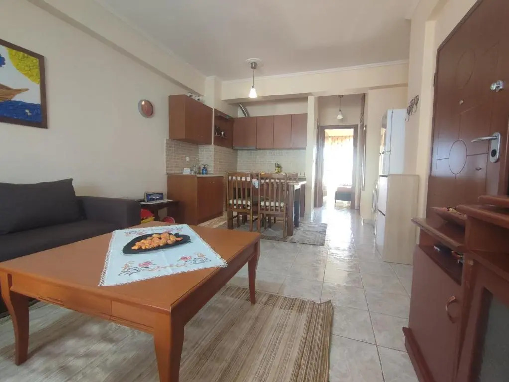 Dreamy 2 bedroom condo with free parking