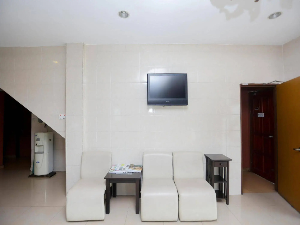 OYO Rooms Jalan Danga Sutera