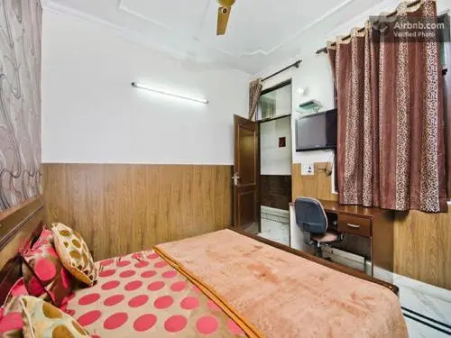 West Inn, New Delhi