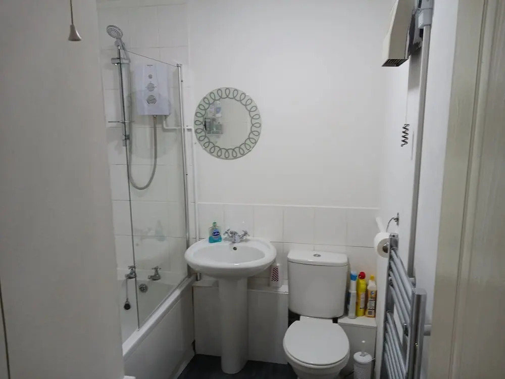 Cosy 1-bed Apartment in Swindon, Private Parking