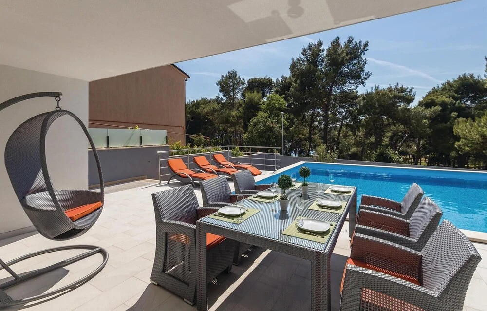 Nice Home in Pula With Wifi and 4 Bedrooms