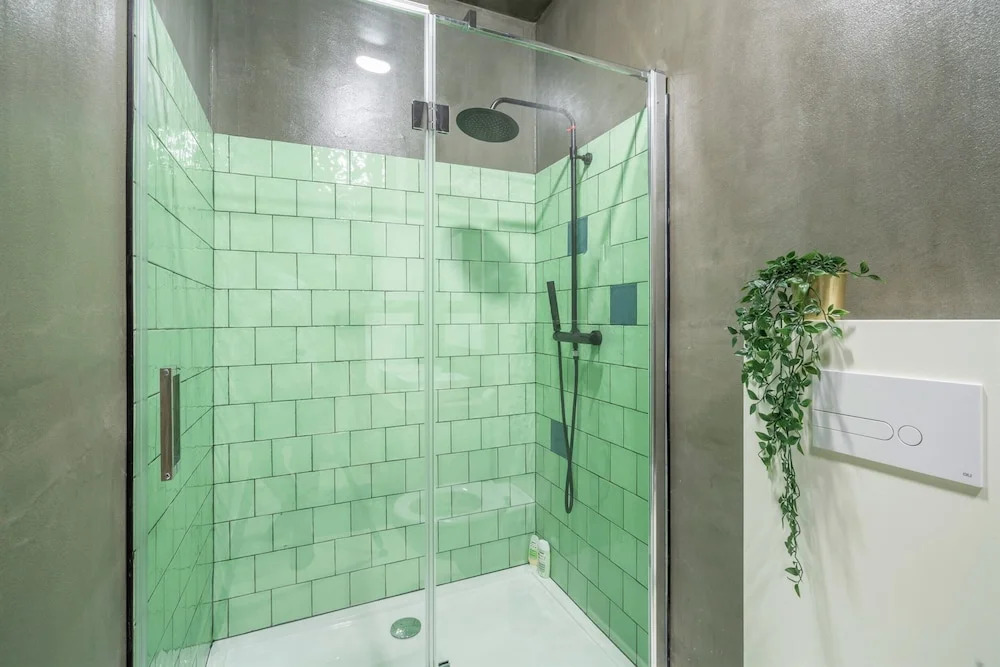Antwerp Central 1br/7p Apartment