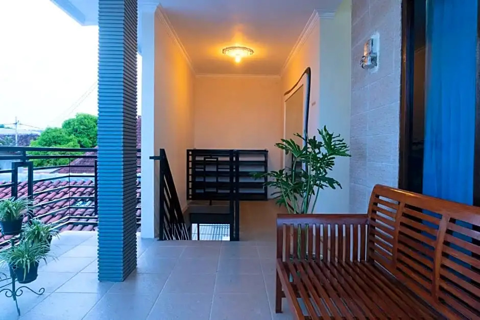 OYO Life 3227 Kost Putri Harmony