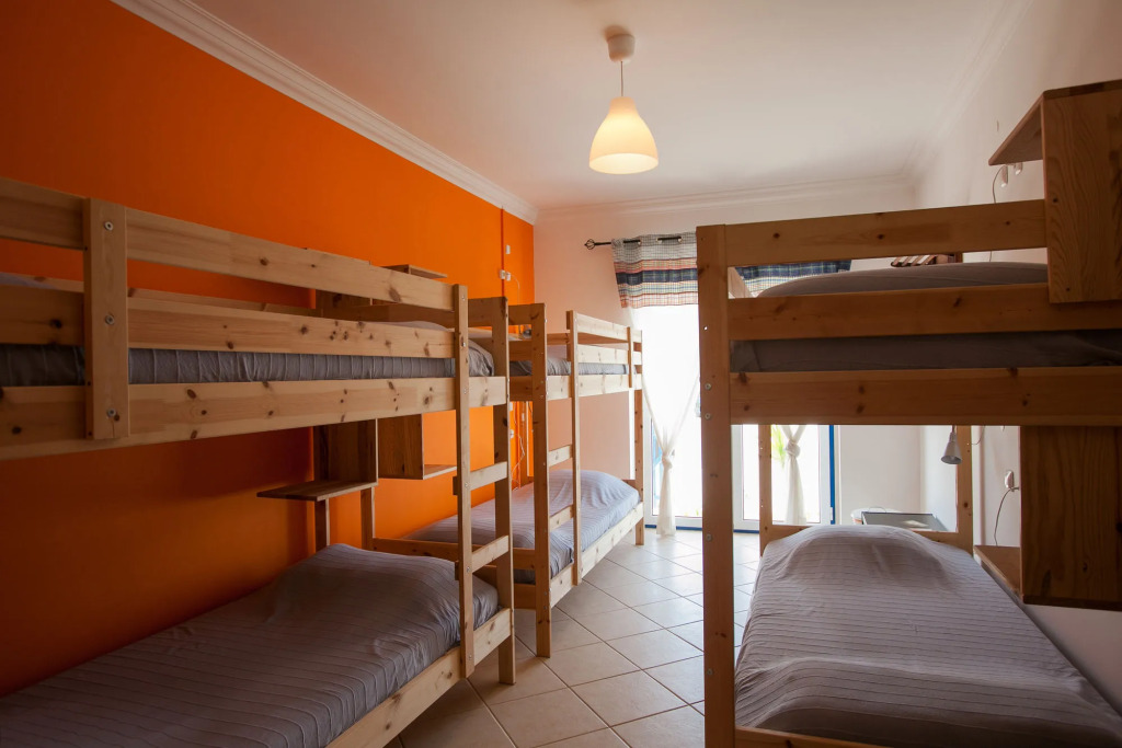 Ericeira Chill Hill Hostel & Private Rooms - Sea Food