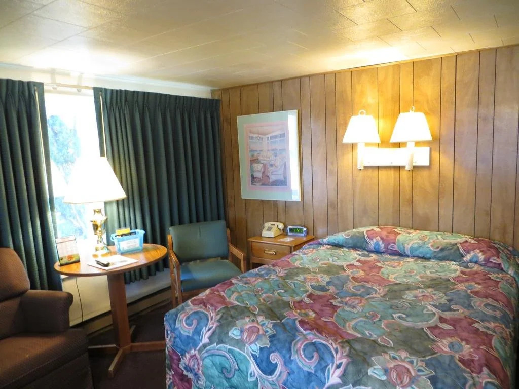 Restwood Motel