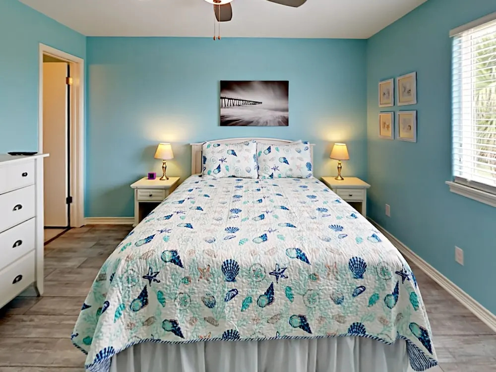 221B Las Palmas - Two Bedroom Condo
