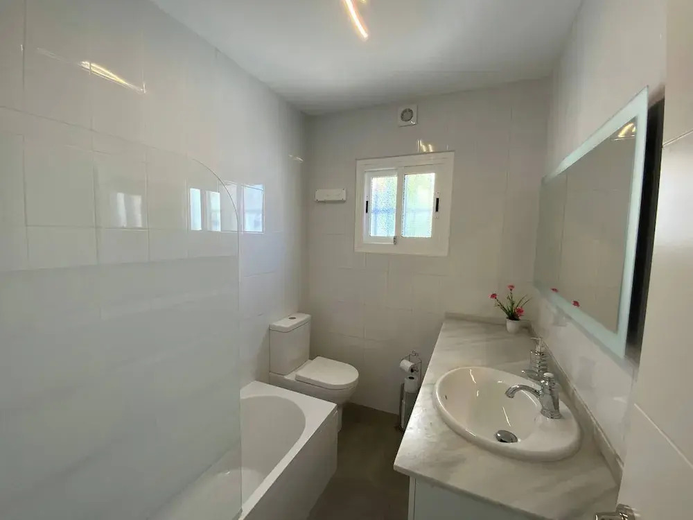 Villa With Pool, Walk to Beach, Restaurants, Shops
