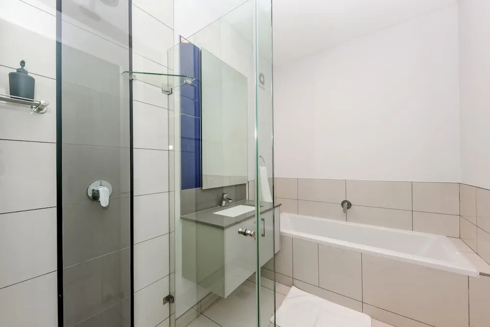 Easy Stay - The Median Rosebank